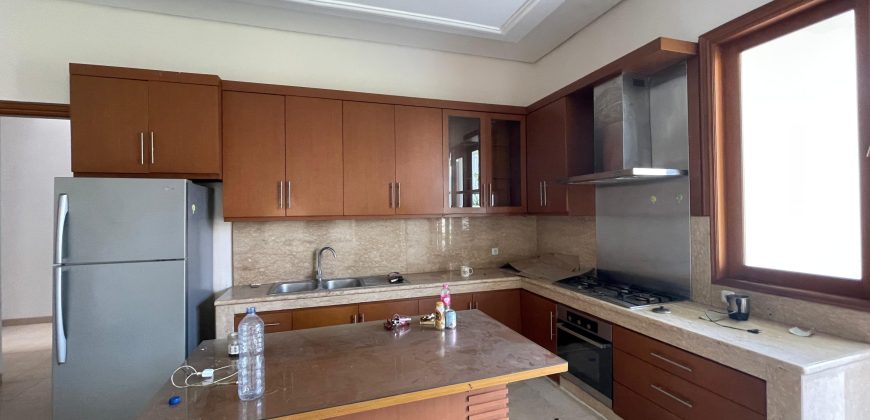 Disewakan Rumah Modern Tropical di Pejaten