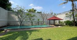 Disewakan Rumah Modern Tropical di Pejaten