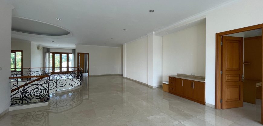 Disewakan Rumah Modern Tropical di Pejaten