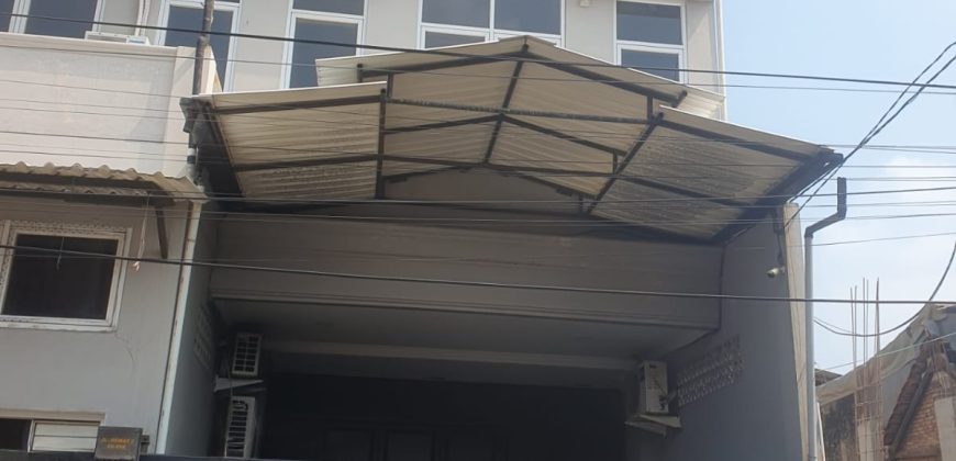 Dijual Rumah daerah Daan mogot