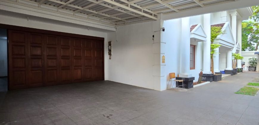 Disewakan Rumah Area Kemang Semi Furnished