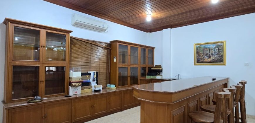 Disewakan Rumah Area Kemang Semi Furnished