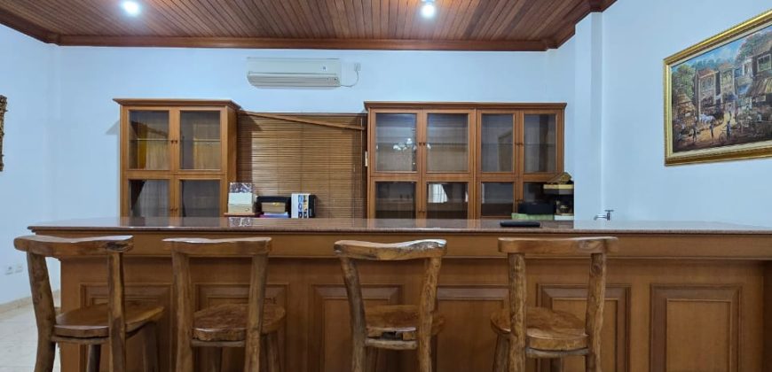 Disewakan Rumah Area Kemang Semi Furnished
