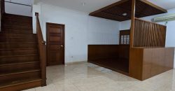 Disewakan Rumah Area Kemang Semi Furnished