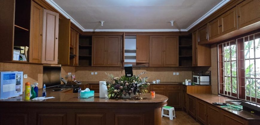 Disewakan Rumah Area Kemang Semi Furnished