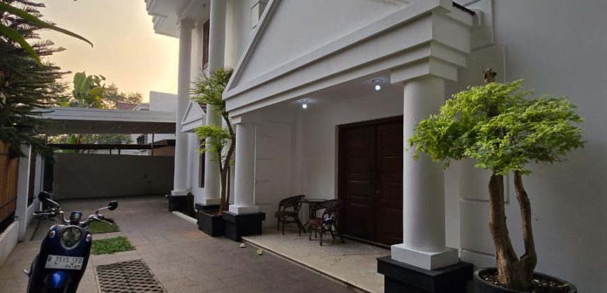 Disewakan Rumah Area Kemang Semi Furnished