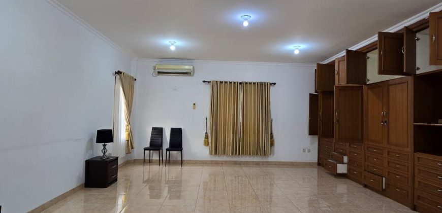 Disewakan Rumah Area Kemang Semi Furnished