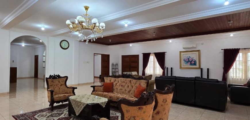 Disewakan Rumah Area Kemang Semi Furnished