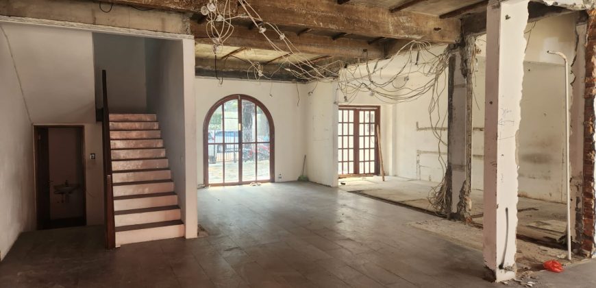 Disewakan Rumah Usaha Ex Cafe Area Kebayoran Baru