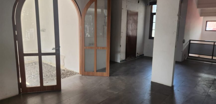 Disewakan Rumah Usaha Ex Cafe Area Kebayoran Baru