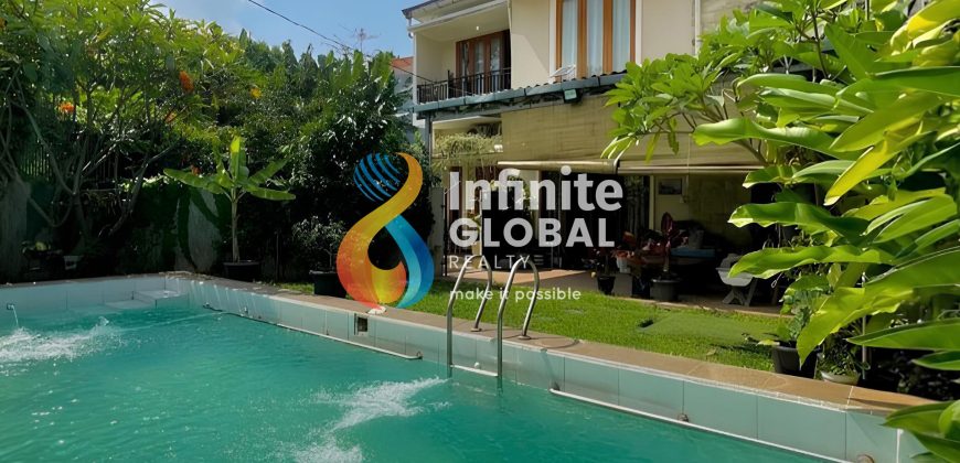 Dijual Cepat Rumah Tropical Cantik Lokasi Tenang Cilandak