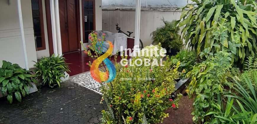 Dijual Rumah Tinggal + Kos2an 6 Kamar Kosan Aktif