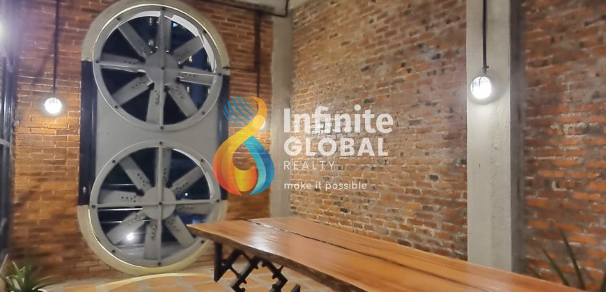 Rumah Dengan Konsep Industrial Bangunan Baru di Kawasan Elite Kuningan