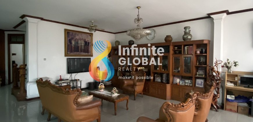 Dijual Rumah Area Pondok Indah Classic Design Dekat Dengan PIM