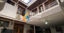 Dijual Rumah Area Pondok Indah Classic Design Dekat Dengan PIM