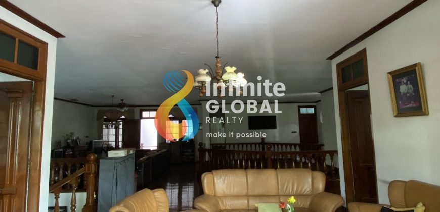 Dijual Rumah Area Pondok Indah Classic Design Dekat Dengan PIM