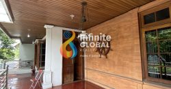 Dijual Rumah Area Pondok Indah Classic Design Dekat Dengan PIM