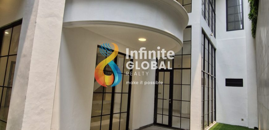 Dijual Rumah Baru Mewah 3 lantai daerah Tomang