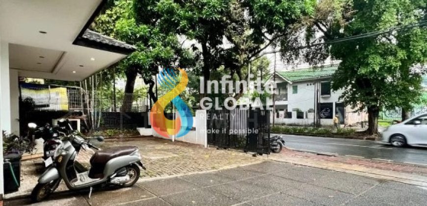 DISEWAKAN RUMAH USAHA GANDARIA KEBAYORAN BARU EX CLINIC