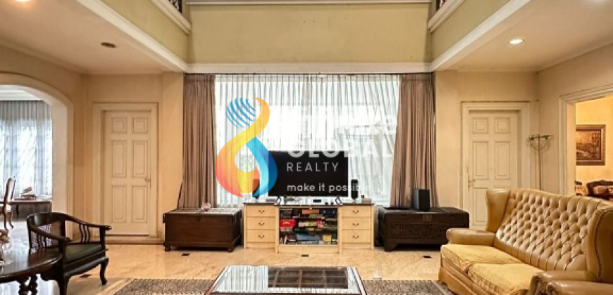 DIJUAL RUMAH MEWAH SIAP HUNI HALAMAN LUAS ROW JALAN LEBAR