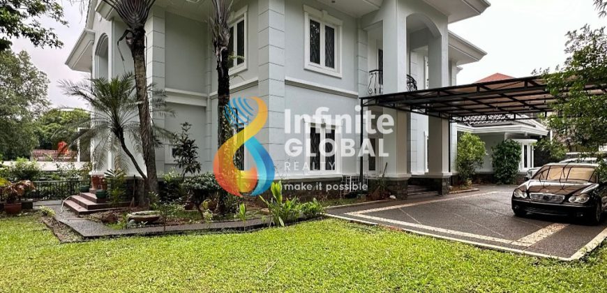 DIJUAL RUMAH MEWAH SIAP HUNI HALAMAN LUAS ROW JALAN LEBAR