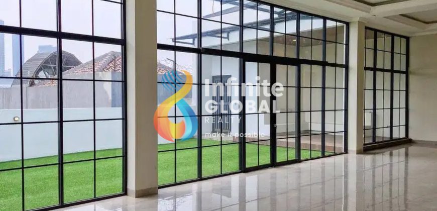 Dijual Rumah Baru Mewah 3 lantai daerah Tomang