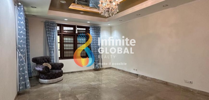 DISEWAKAN RUMAH USAHA GANDARIA KEBAYORAN BARU EX CLINIC