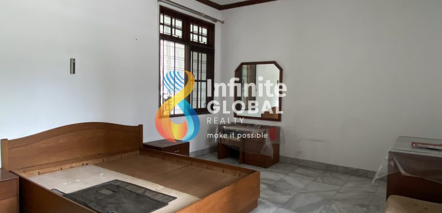 DISEWAKAN Rumah Lingkungan Asri di Kebayoran Baru