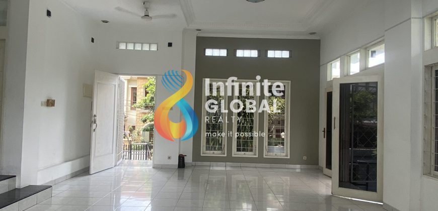 Dijual Cepat Rumah 3 Lantai di Bangka Kemang Jakarta Selatan