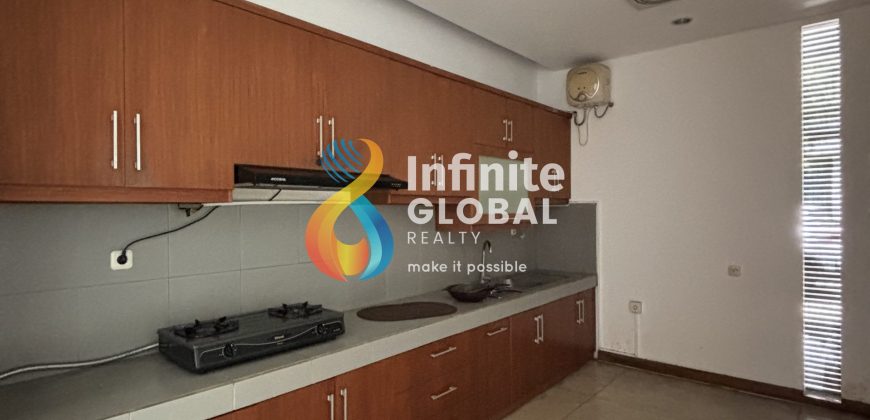 Compound House For Rent 2 level house with Private pool And Garden
