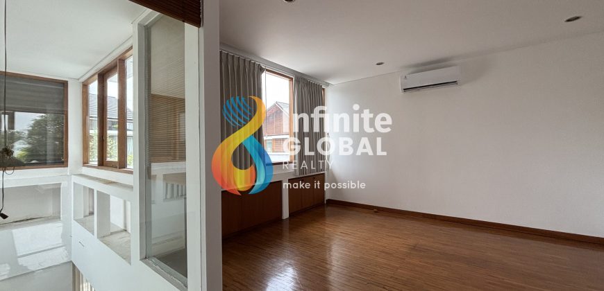 Compound House For Rent 2 level house with Private pool And Garden
