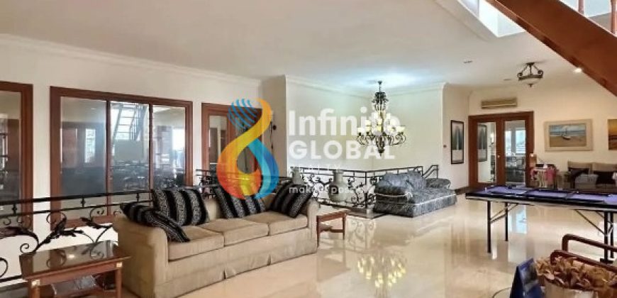 DIJUAL RUMAH MEWAH 2.5 LANTAI PRIVATE POOL  SANGAT STRATEGIS