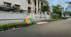 DIJUAL RUMAH MEWAH 2.5 LANTAI PRIVATE POOL  SANGAT STRATEGIS