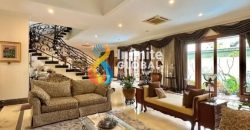 DIJUAL RUMAH MEWAH 2.5 LANTAI PRIVATE POOL  SANGAT STRATEGIS