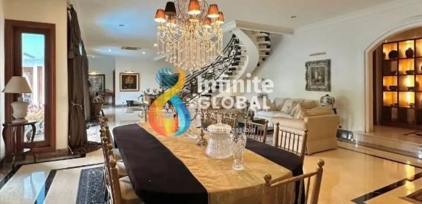DIJUAL RUMAH MEWAH 2.5 LANTAI PRIVATE POOL  SANGAT STRATEGIS