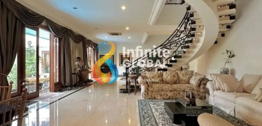 DIJUAL RUMAH MEWAH 2.5 LANTAI PRIVATE POOL  SANGAT STRATEGIS