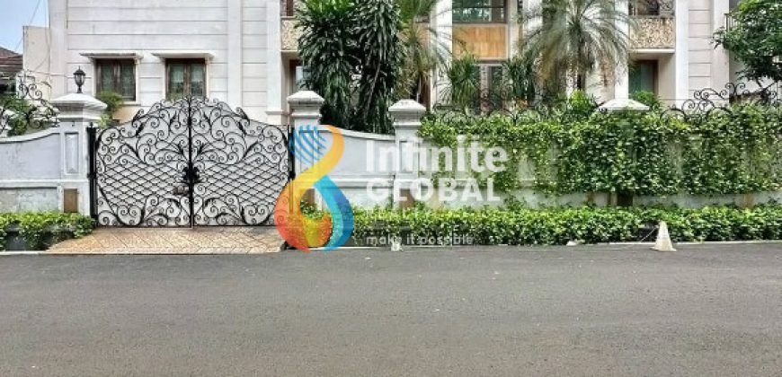 DIJUAL RUMAH MEWAH 2.5 LANTAI PRIVATE POOL  SANGAT STRATEGIS