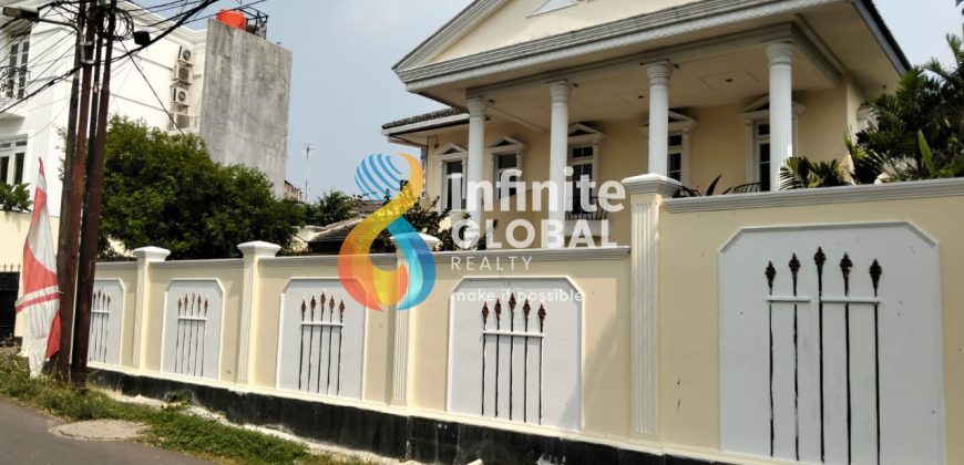 Rumah 2 Lantai Ampera Raya Cilandak timur Jakarta selatan