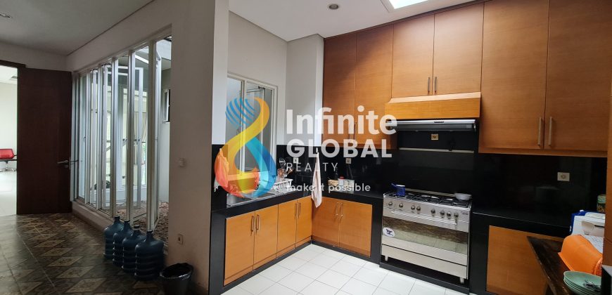 Disewakan Rumah Besar di Kemang Timur Jakarta Selatan