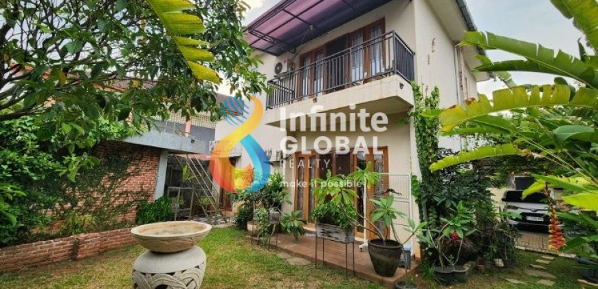 DIJUAL RUMAH TROPICAL CANTIK STRATEGIS LEBAK BULUS