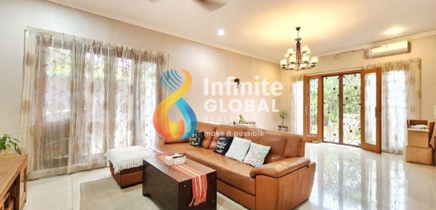 DIJUAL RUMAH TROPICAL CANTIK STRATEGIS LEBAK BULUS