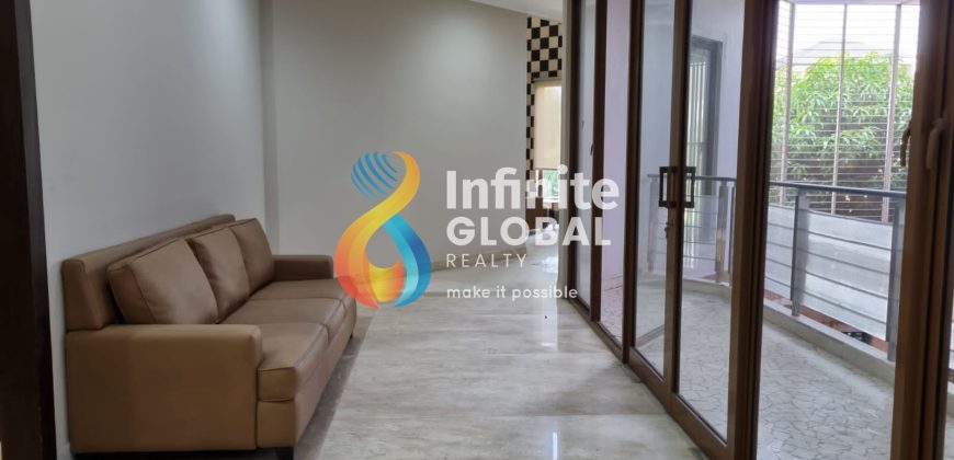 Dijual Rumah 3 Lantai Puri Jimbaran Ancol Timur