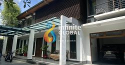 Price Drop 10M! Modern Tropical Luxury House di Kebayoran Baru LT 888 m² Private Pool