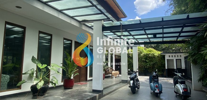 Price Drop 10M! Modern Tropical Luxury House di Kebayoran Baru LT 888 m² Private Pool