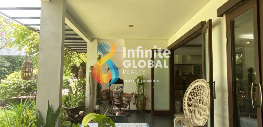 Price Drop 10M! Modern Tropical Luxury House di Kebayoran Baru LT 888 m² Private Pool