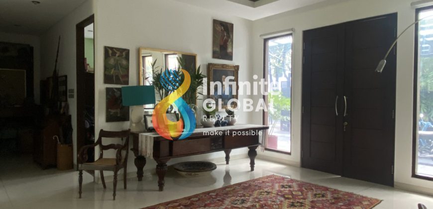 Price Drop 10M! Modern Tropical Luxury House di Kebayoran Baru LT 888 m² Private Pool