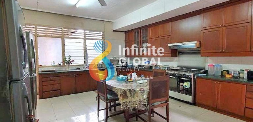 DIJUAL RUMAH KLASIK NGANTONG AREA KEMANG