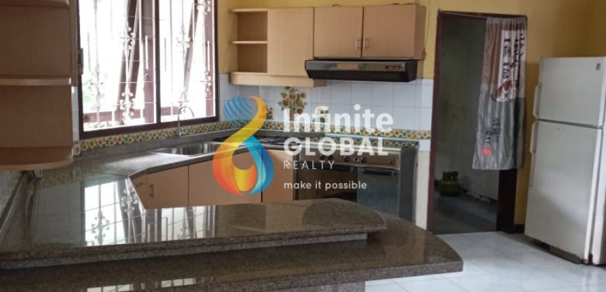 Dijual Rumah Bangunan Lama Daerah Kemang Jaksel Cocok untuk expat