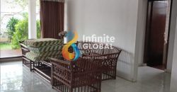 Dijual Rumah Bangunan Lama Daerah Kemang Jaksel Cocok untuk expat