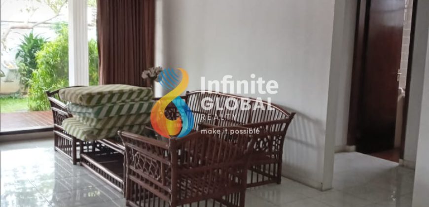 Dijual Rumah Bangunan Lama Daerah Kemang Jaksel Cocok untuk expat